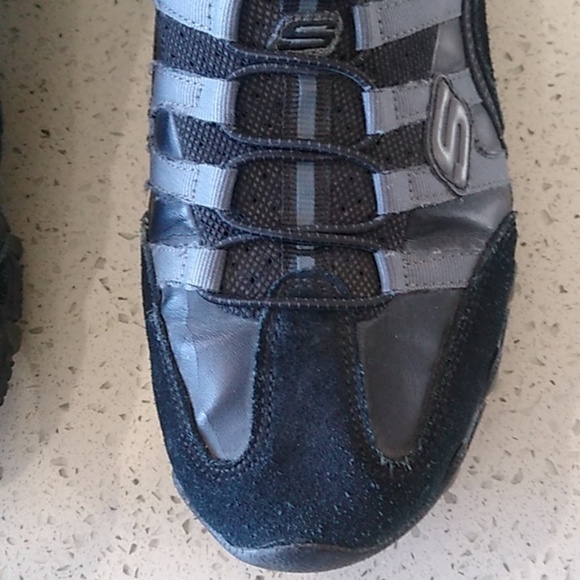 SKECHERS BLACK SUEDE & GREY SLIP-ON LIGHT WEIGHT TENNIS SHOES 9.5 - Picture 10 of 12